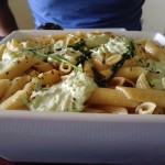 Penne ao molho de queijos e salsinha Penne ao molho de queijos e salsinha