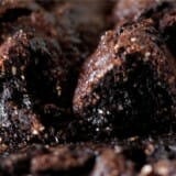 brownie com pedacinhos de castanha