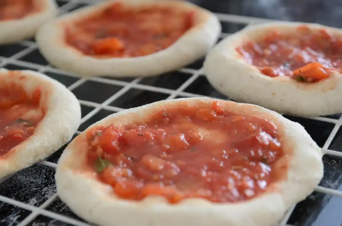 Massa de pizza perfeita, até pra congelar