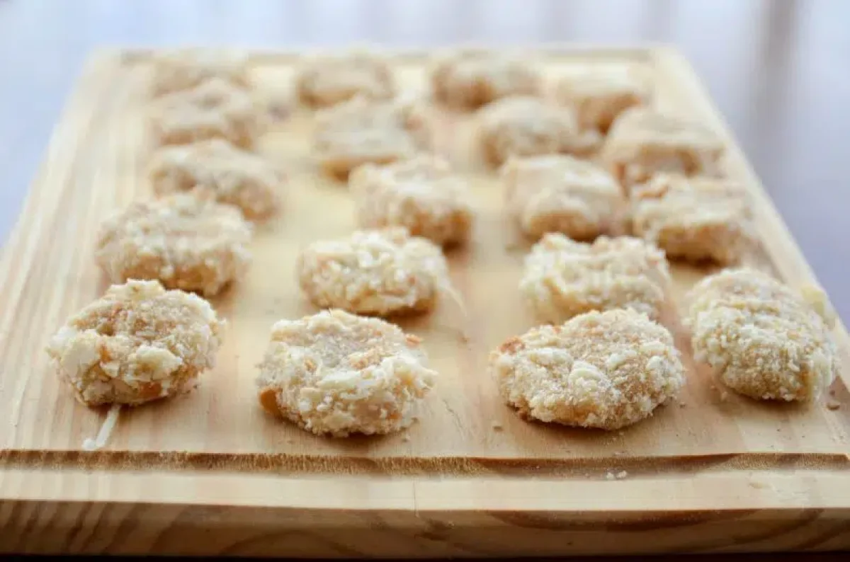 Nuggets caseiros de frango [VÍDEO]
