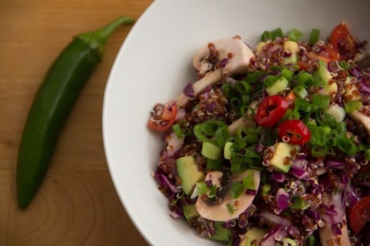 Salada de Quinoa Colorida e Saudável