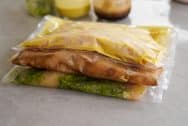 sacos com marinada de frango para congelar