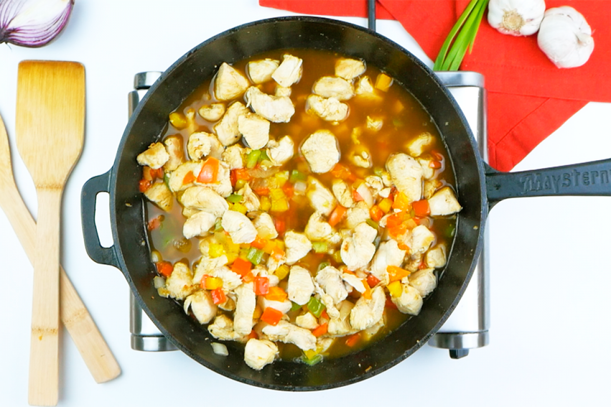 Frango xadrez simples para um almoço completo