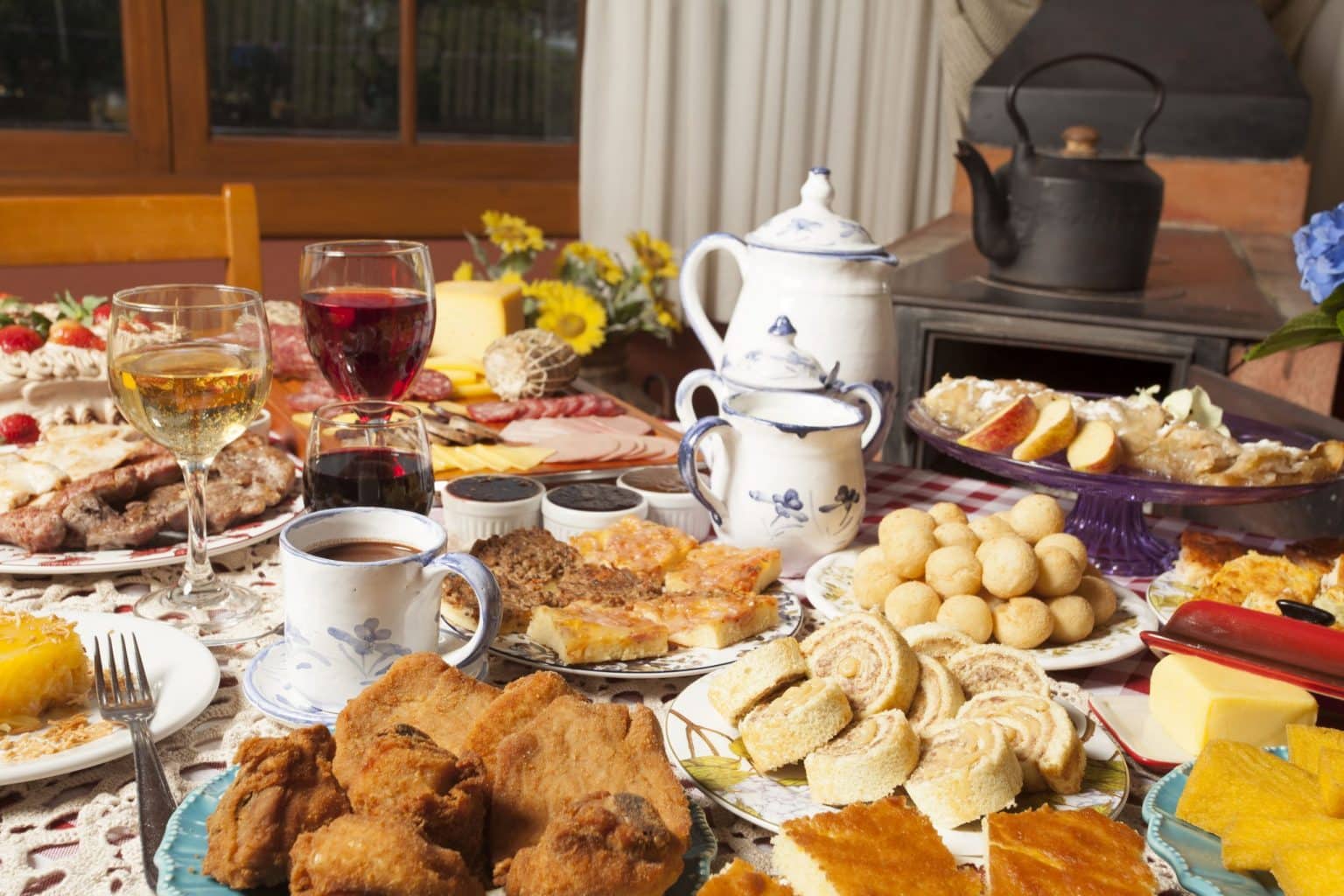 Café colonial dos deuses na quarentena A casa encantada