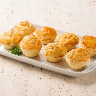 Empadinha de frango cremosa e douradinha