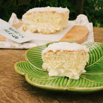 bolo gelado de leite ninho com coco