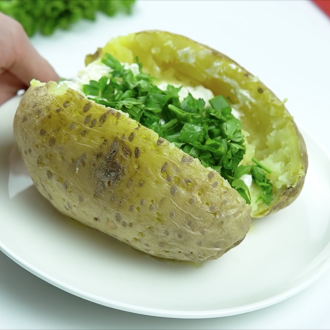 batata recheada de micro-ondas