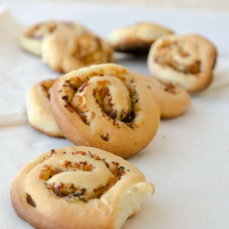 Caracóis de presunto e queijo