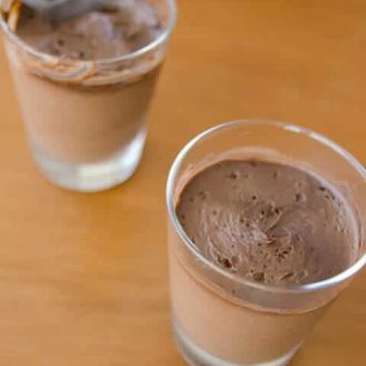 Mousse de chocolate e abacate - receita de sobremesa vegana